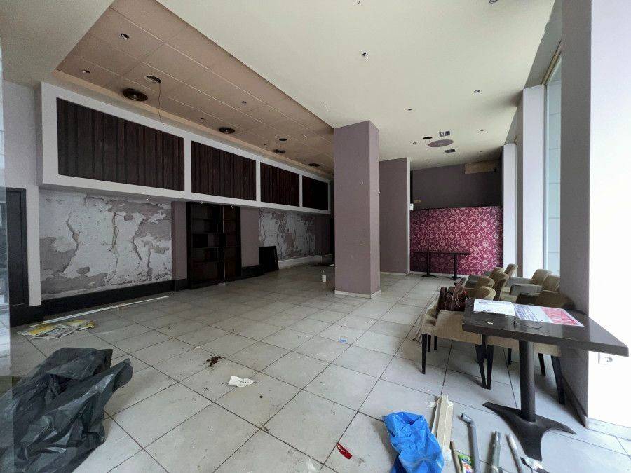 Ισόγειο κατάστημα επί της Β. Όλγας.