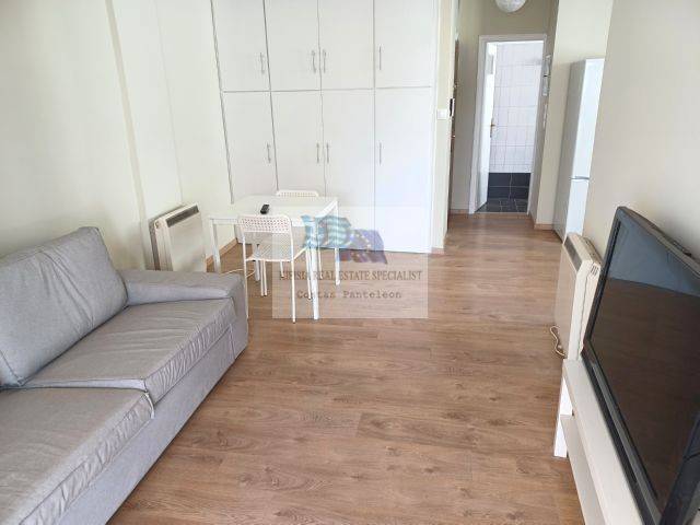 LIVING / DINING ROOM