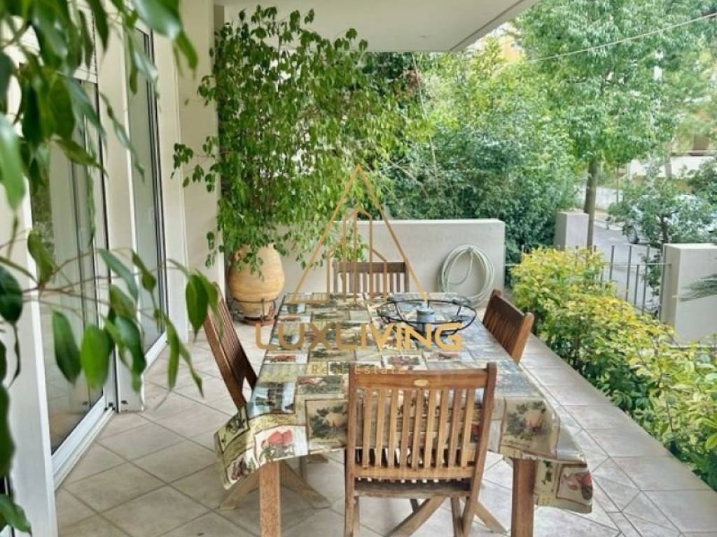 Θέα από μπαλκόνι