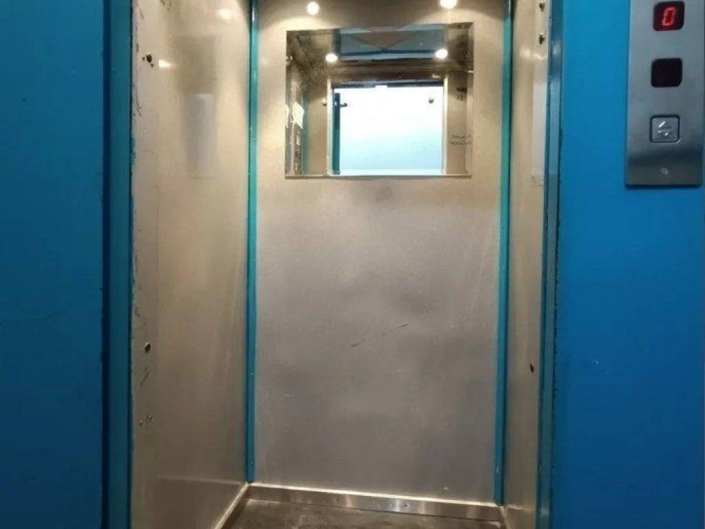 Forumland Real Estate, Ανελκυστήρας