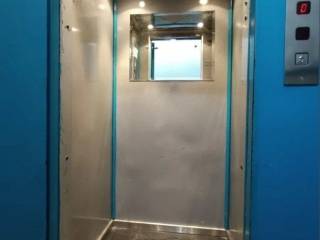 Forumland Real Estate, Ανελκυστήρας