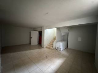 Eniaios choros,ypogeio