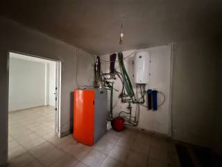 Lebetostasio,ypogeio