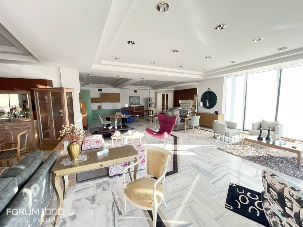 Forumland Real Estate, Εσωτερικός Χώρος