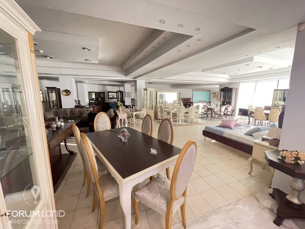 Forumland Real Estate, Εσωτερικός Χώρος