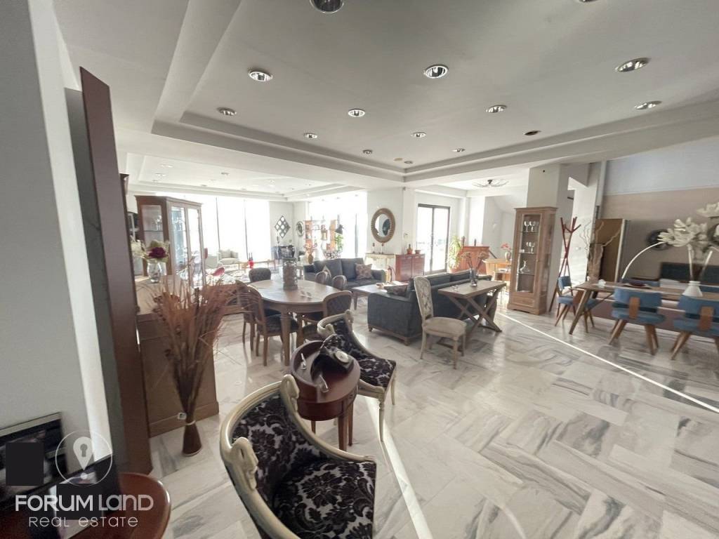 Forumland Real Estate, Εσωτερικός Χώρος