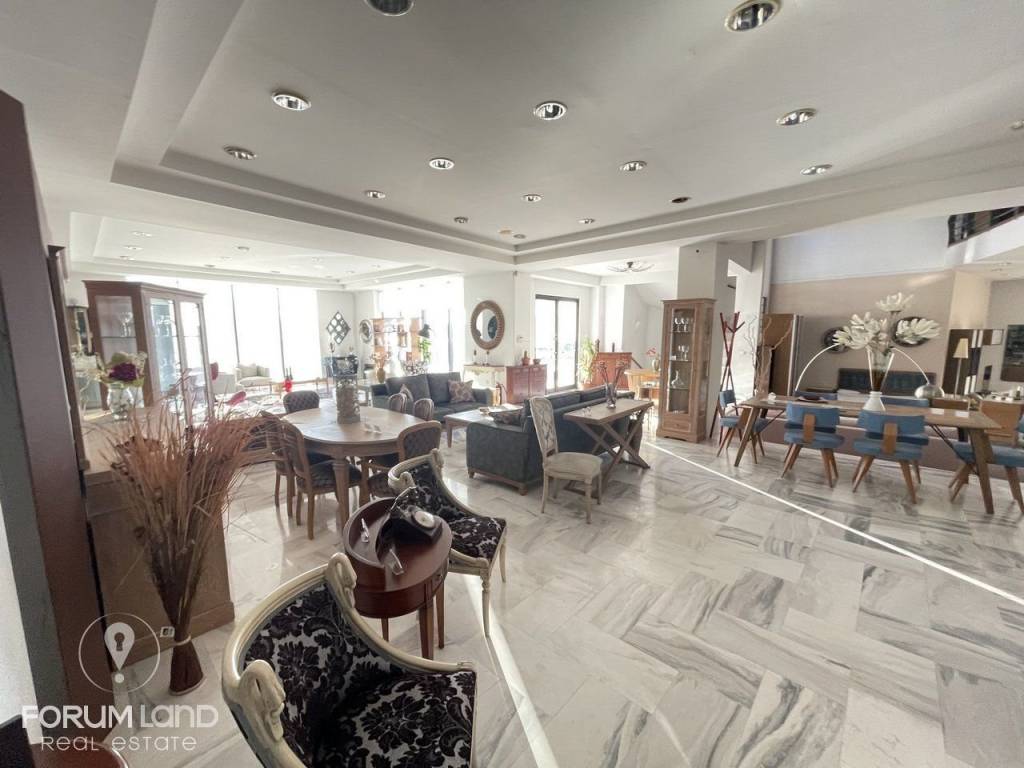 Forumland Real Estate, Εσωτερικός Χώρος