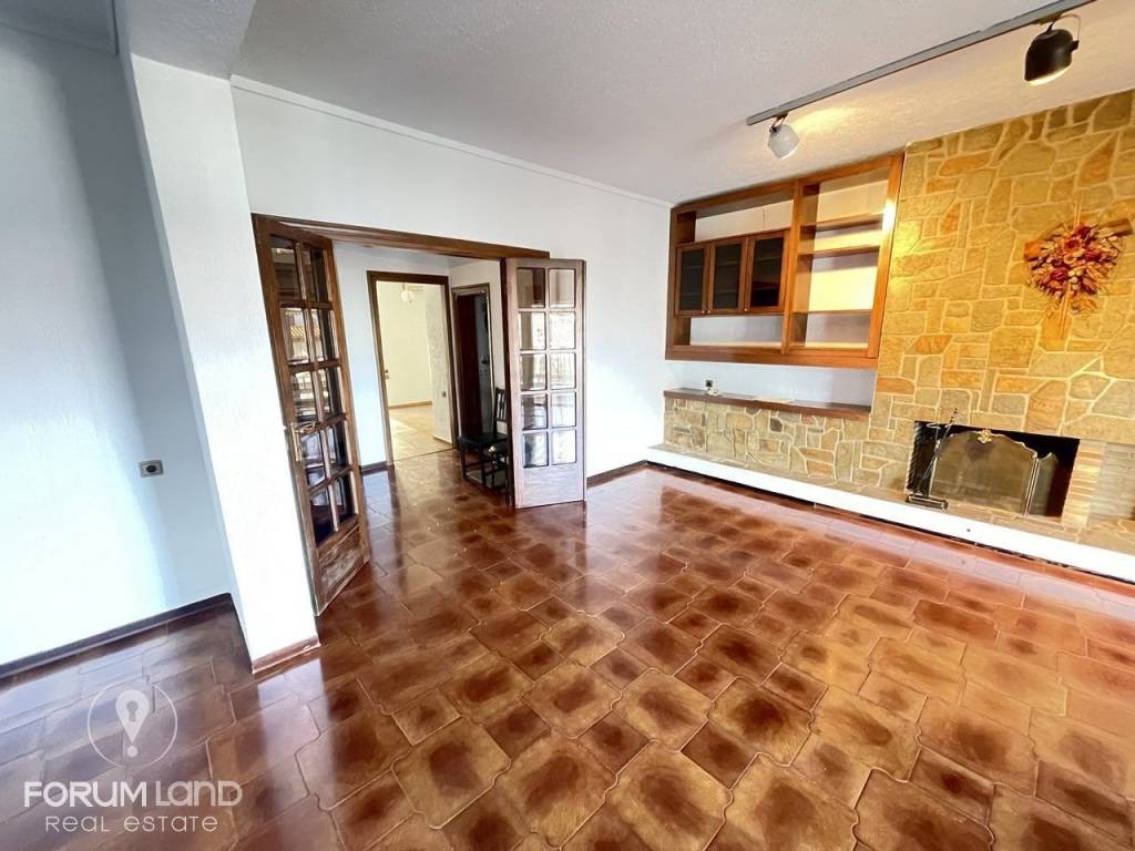 Forumland Real Estate, Σαλόνι με τζάκι