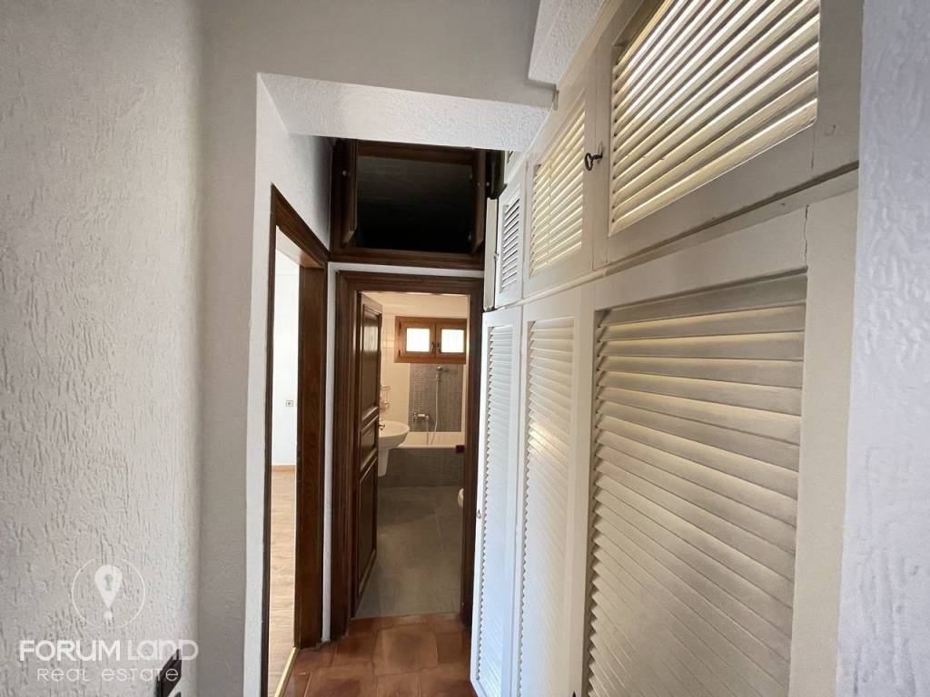 Forumland Real Estate, Διάδρομος