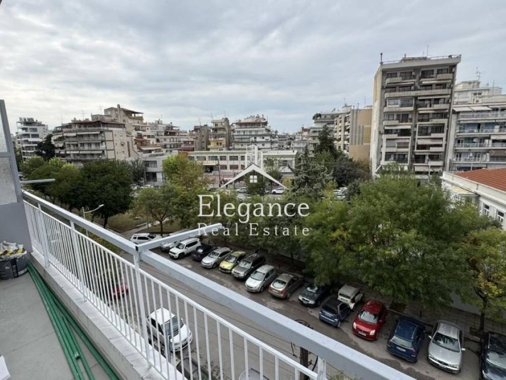 Θέα από μπαλκόνι