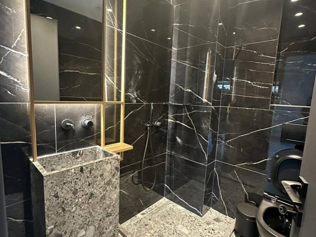 Forumland Real Estate, Μπαλκόνι πίσω