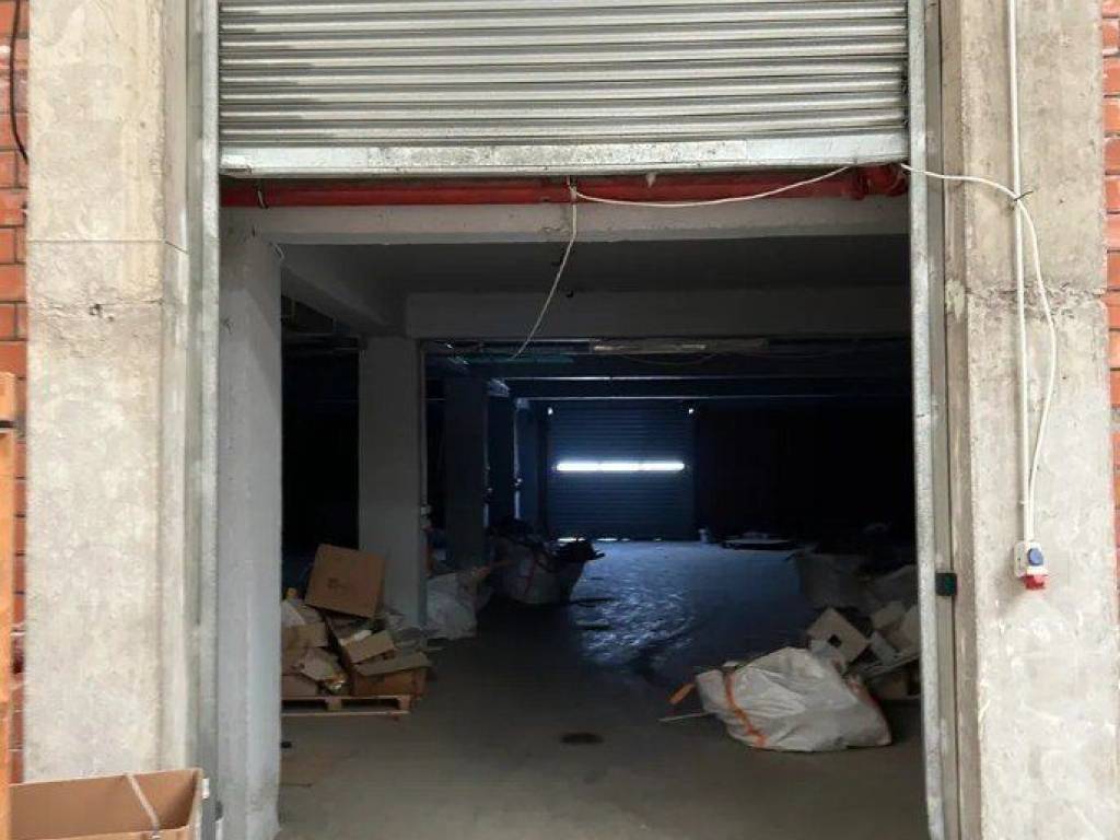 Forumland Real Estate, Είσοδος