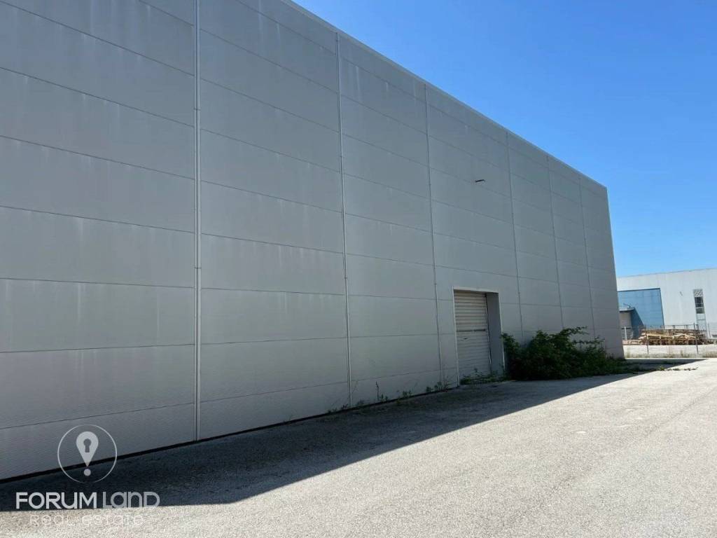 Forumland Real Estate, Εξωτερική Όψη