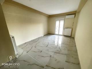 Forumland Real Estate, Σαλόνι