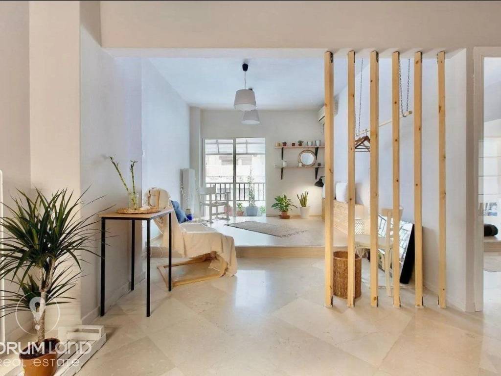 Forumland Real Estate, Καθιστικό