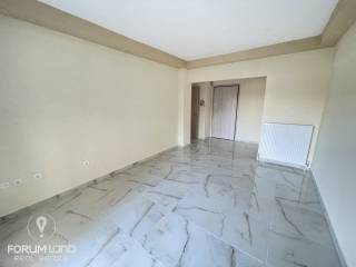 Forumland Real Estate, Σαλόνι