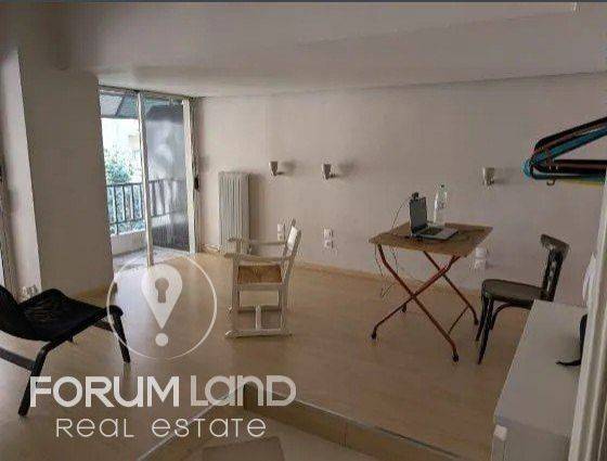 Forumland Real Estate, Καθιστικό