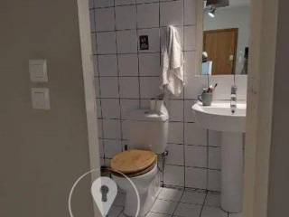 Forumland Real Estate, Μπάνιο