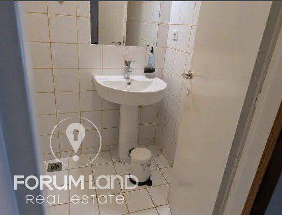 Forumland Real Estate, Μπάνιο