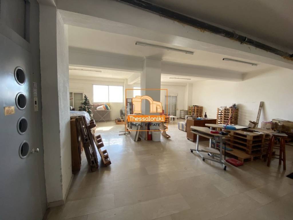 Νέα Ξυλάδικα, Αποθήκη