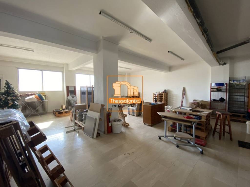 Νέα Ξυλάδικα, Αποθήκη