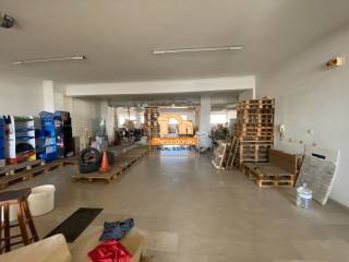 Νέα Ξυλάδικα, Αποθήκη