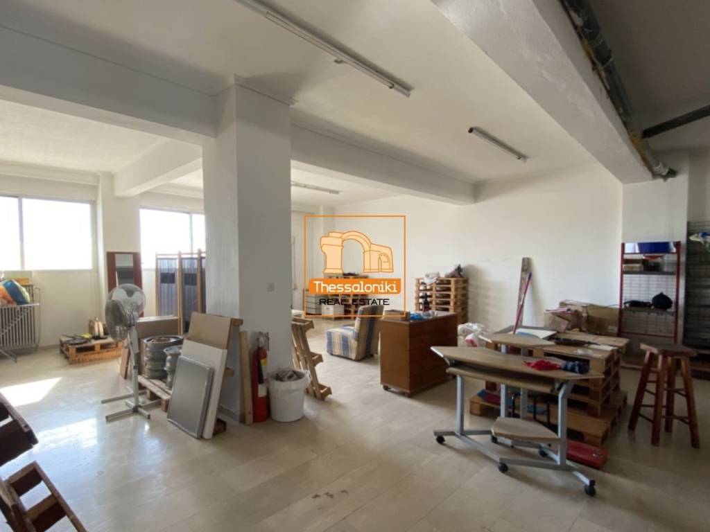 Νέα Ξυλάδικα, Αποθήκη