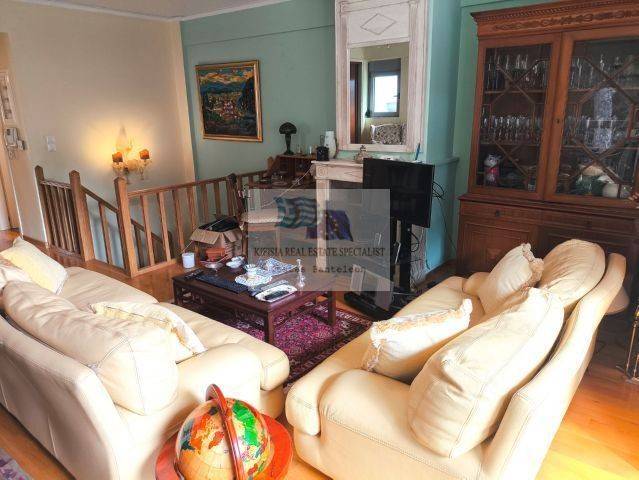 LIVING ROOM - TO THE GROUND FLOOR