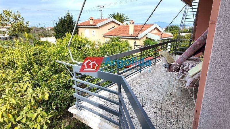 Θέα από μπαλκόνι