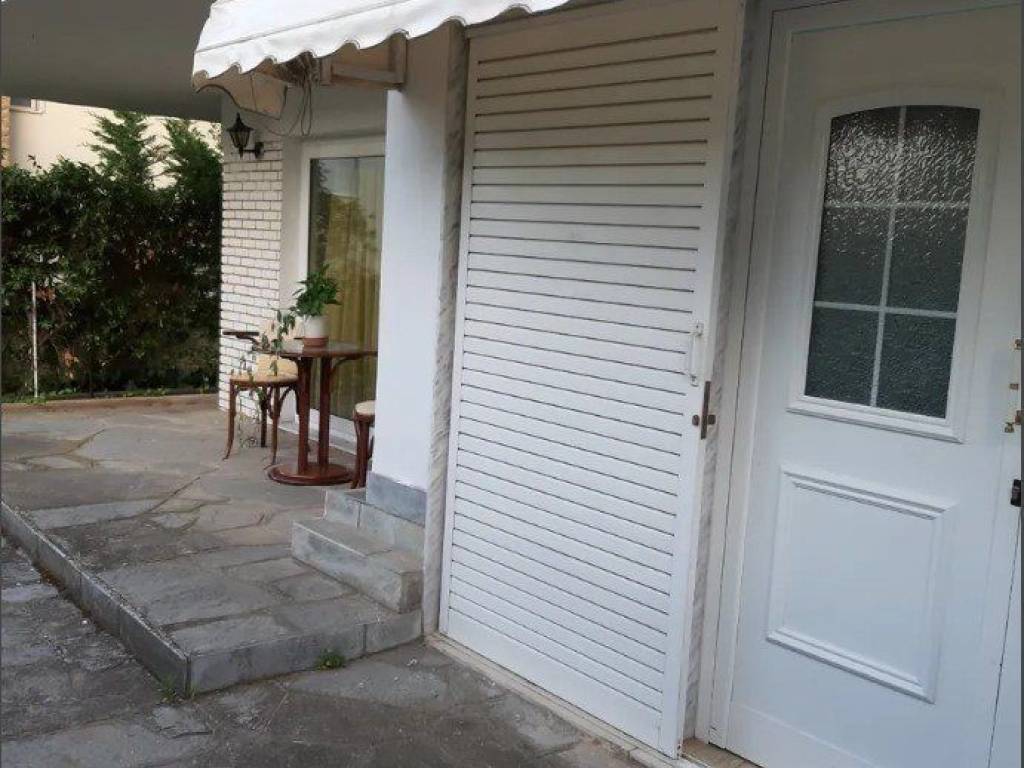 Forumland Real Estate, Είσοδος