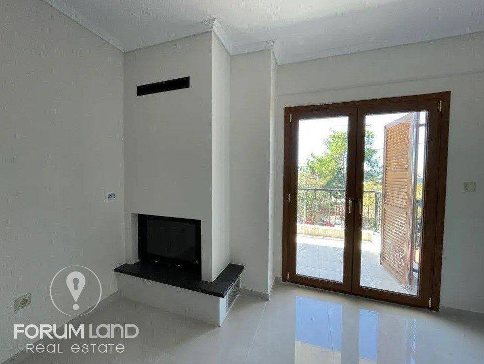 Forumland Real Estate, Σαλόνι με τζάκι