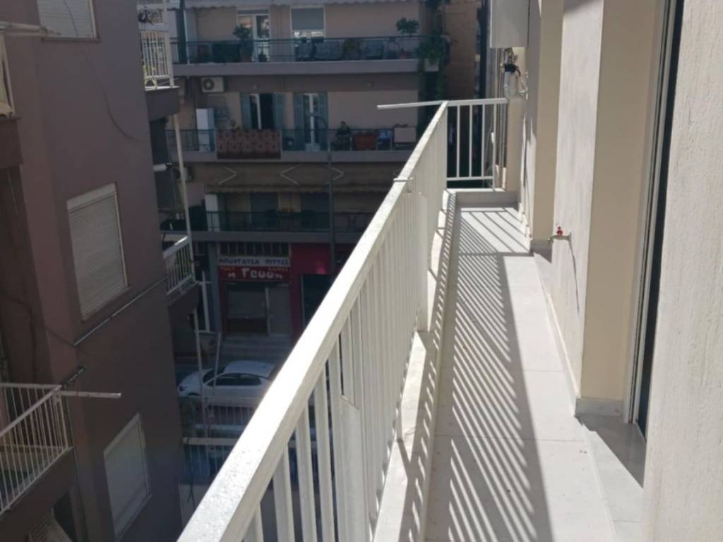 ΜΠΑΛΚΟΝΙ ΠΙΣΩ