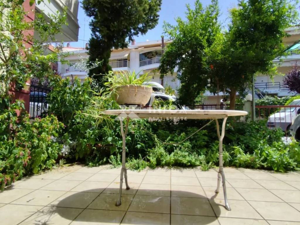 Θέα από μπαλκόνι