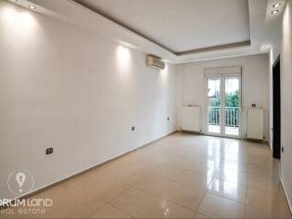 Forumland Real Estate, Σαλόνι