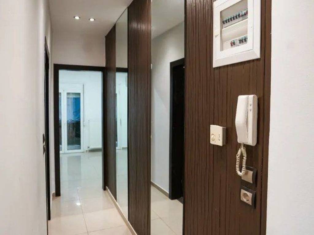 Forumland Real Estate, Διάδρομος