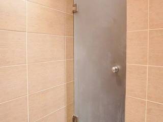 Forumland Real Estate, Μπάνιο