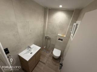 Forumland Real Estate, Μπάνιο