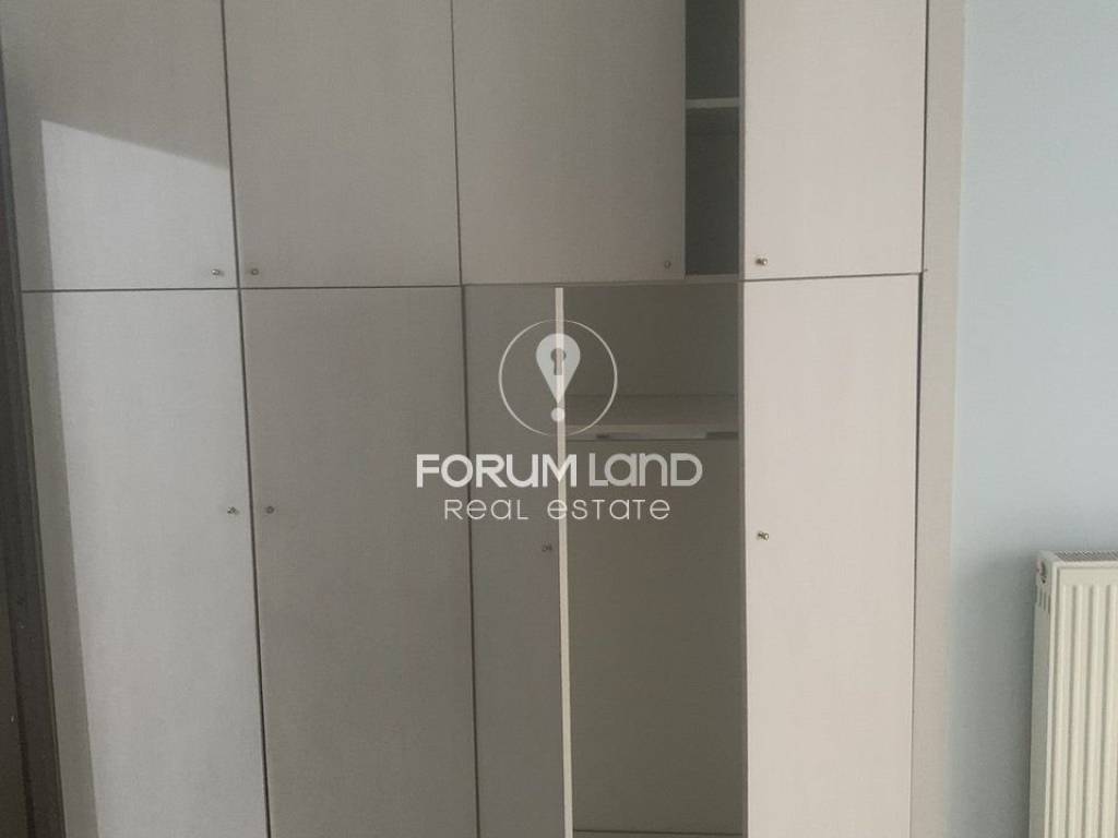 Forumland Real Estate, Ντουλάπες