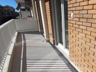 Μπαλκόνι Πρόσοψης