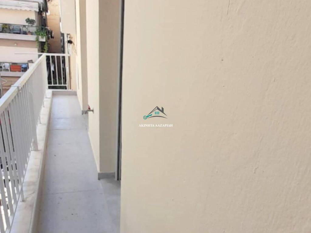 Πλαινό Μπαλκόνι