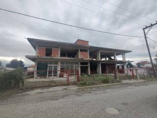 Akineto pros polese sto N. Keramidi, ktirio kai oikopedo