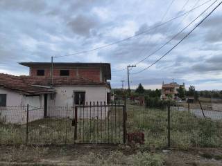 Akineto pros polese sto N. Keramidi, ktirio kai oikopedo