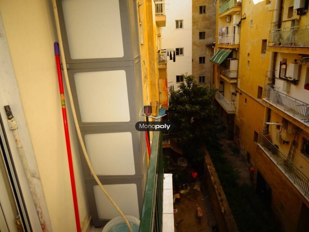 ΠΙΣΩ ΜΠΑΛΚΟΝΙ