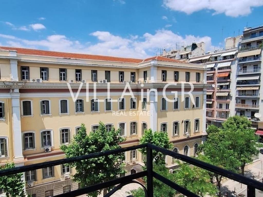 Θέα από μπαλκόνι