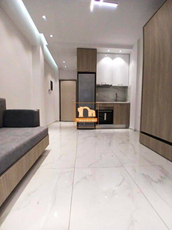 Ντεπώ, Στούντιο, 25 τ.μ.