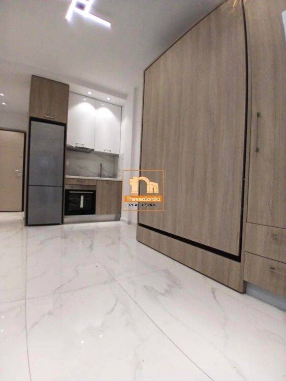 Ντεπώ, Στούντιο, 25 τ.μ.