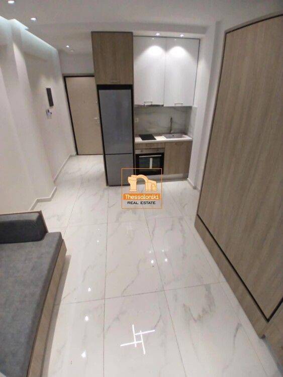 Ντεπώ, Στούντιο, 25 τ.μ.