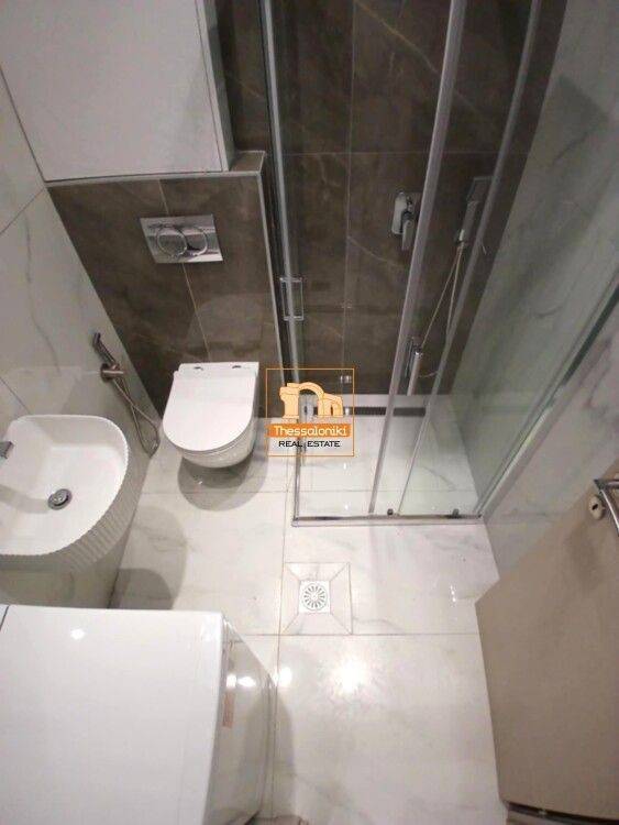 Ντεπώ, Στούντιο, 25 τ.μ.