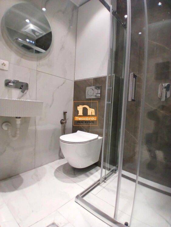 Ντεπώ, Στούντιο, 25 τ.μ.