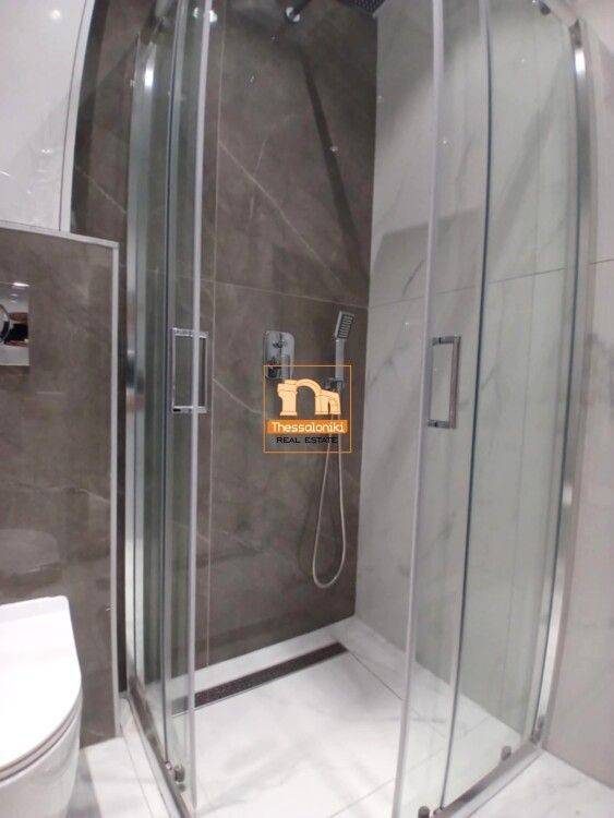 Ντεπώ, Στούντιο, 25 τ.μ.